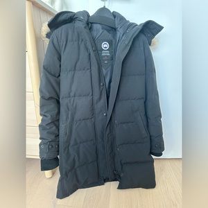 Excellent Condition Canada Goose Shelburne Parka XS